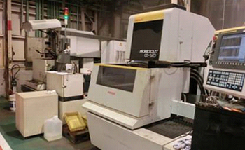 NCワイヤーカットM/C　　：　FANUC　ROBOCUT